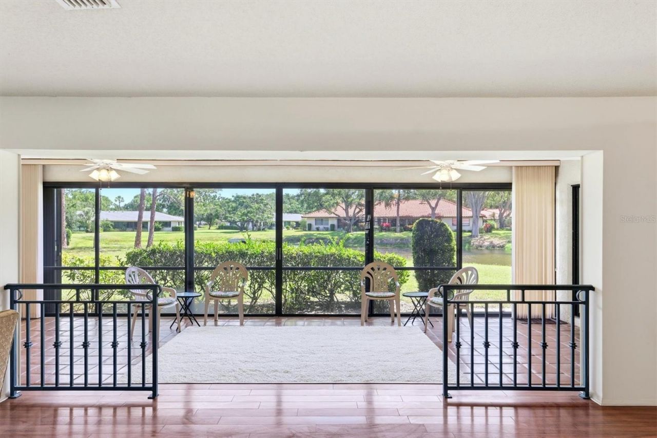 5451 Golf Pointe Drive, Unit V-225, Sarasota, FL 34243 Photo