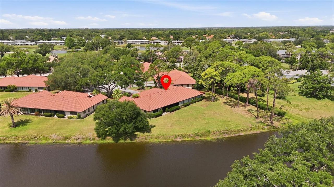 5451 Golf Pointe Drive, Unit V-225, Sarasota, FL 34243 Photo