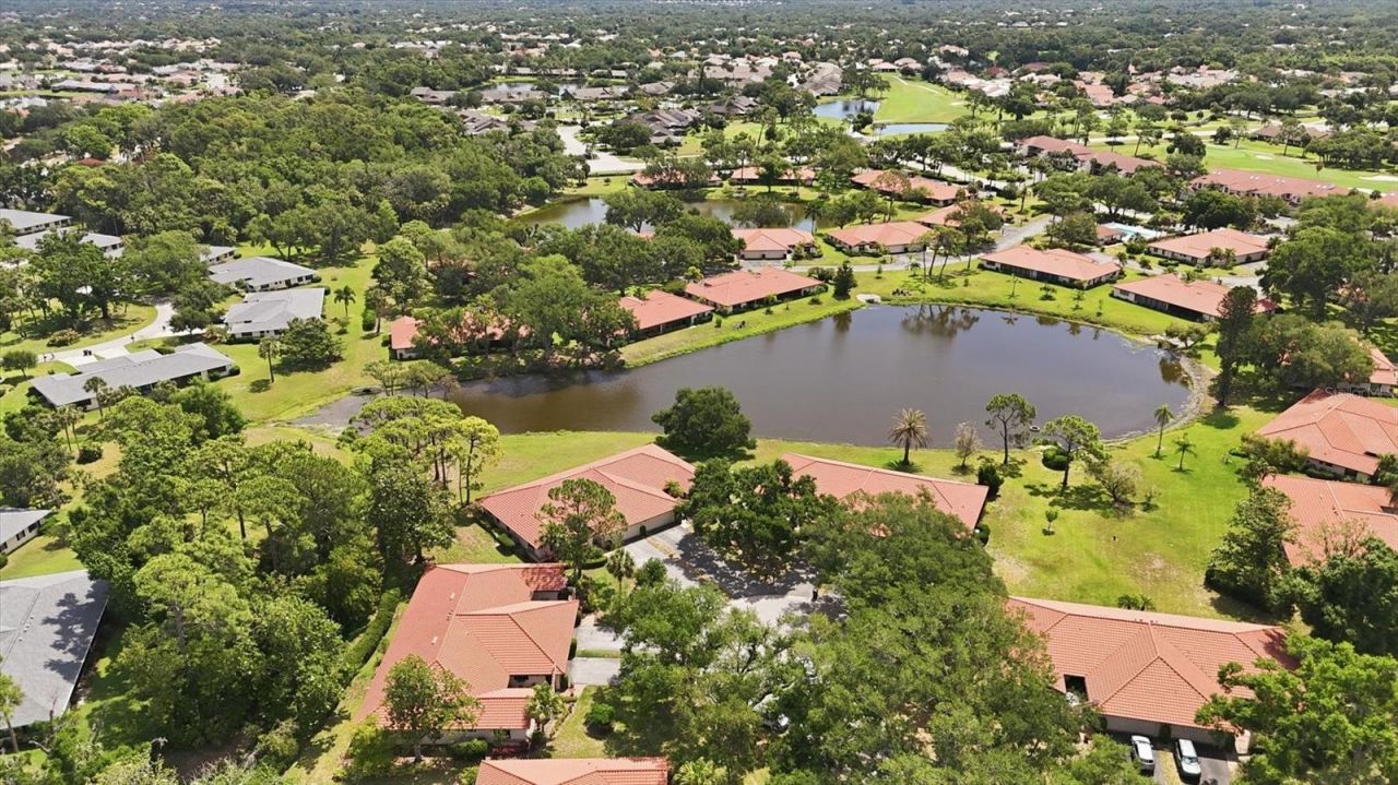 5451 Golf Pointe Drive, Unit V-225, Sarasota, FL 34243 Photo