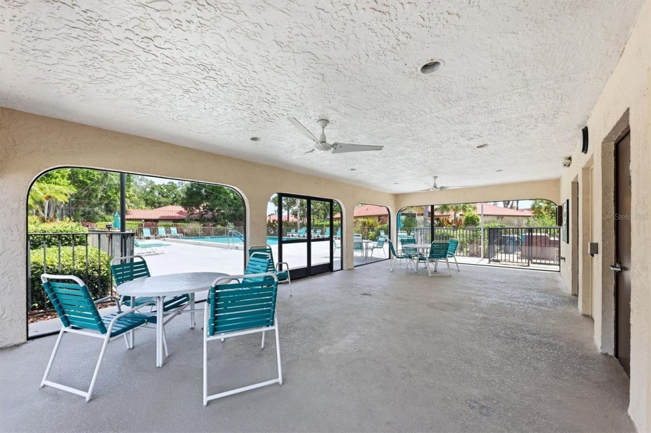 5451 Golf Pointe Drive, Unit V-225, Sarasota, FL 34243 Photo