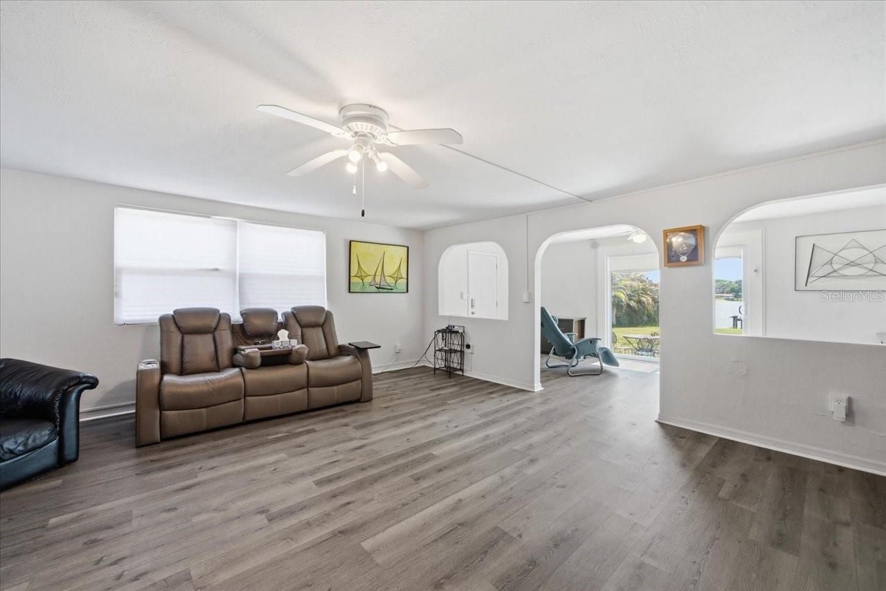 12002 Waterside Court, Tampa, FL 33612 Photo