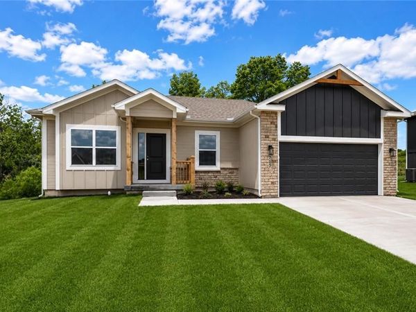 530 Lemon Mint Drive, Raymore, MO 64083