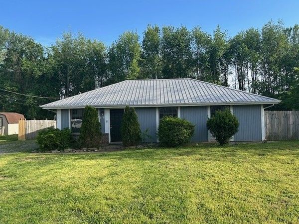 212 State Line Rd , Clarksville, TN 37042