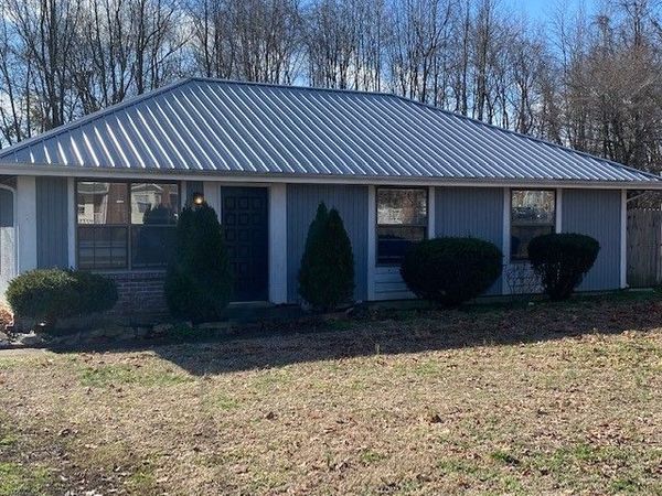 212 State Line Rd , Clarksville, TN 37042