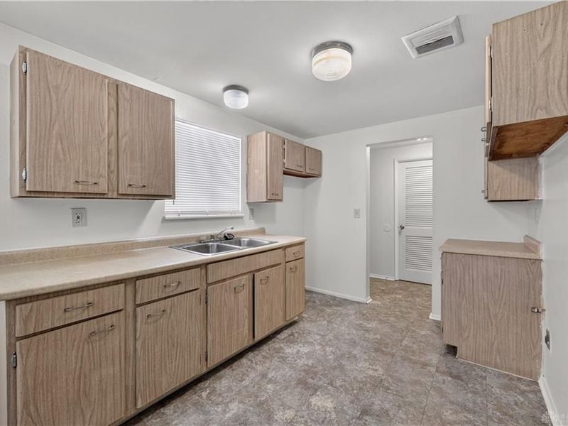 6132 Buckman Drive, Huber Heights, OH 45424 Photo 8