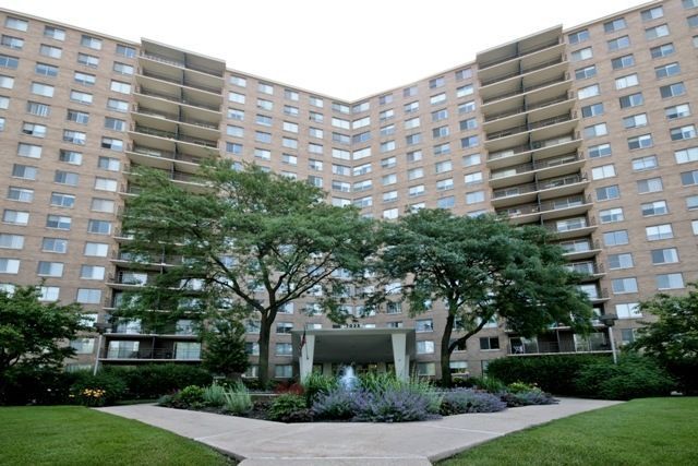 7033 N Kedzie Avenue, Unit 1410, Chicago, IL 60645 Main Photo
