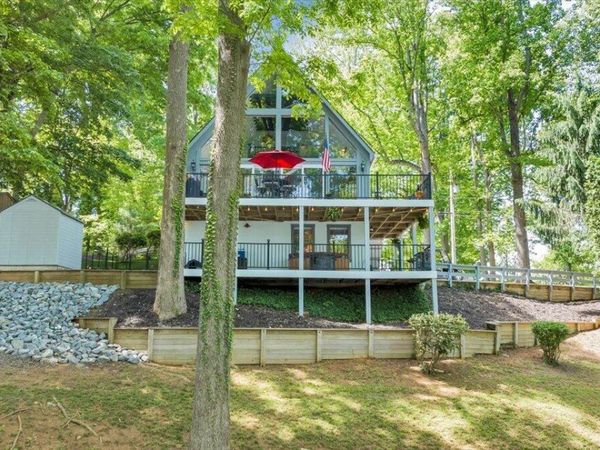 890 Long Island DR, Moneta, VA 24121