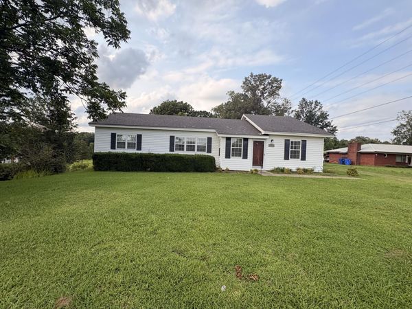 149 East Ave., Vardaman, MS 38878