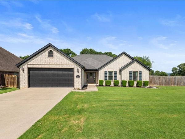 1685 Monarch Avenue, Fayetteville, AR 72701