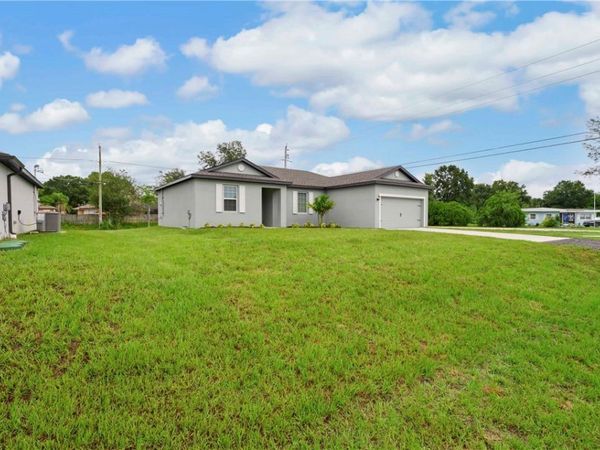 8835 W 98th Avenue , Vero Beach, FL 32967