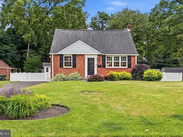 19 NEWINGTON DRIVE , HATBORO, PA 19040