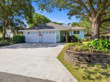 18 Greenview Drive, Caswell Beach, NC 28465
