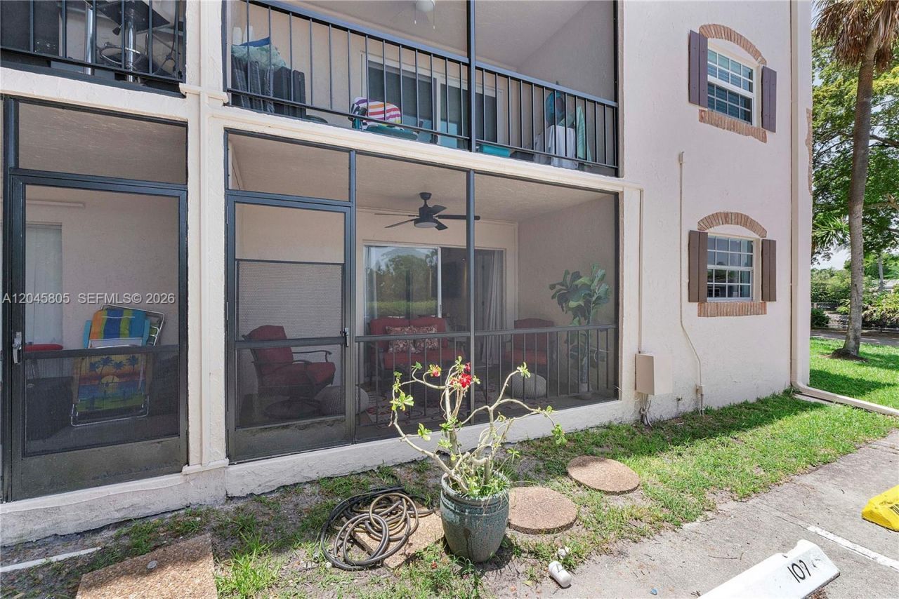 610 Tennis Club Dr, Unit 104, Fort Lauderdale, FL 33311 Photo