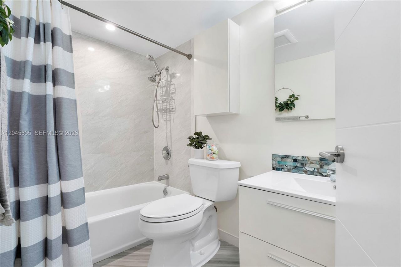 610 Tennis Club Dr, Unit 104, Fort Lauderdale, FL 33311 Photo