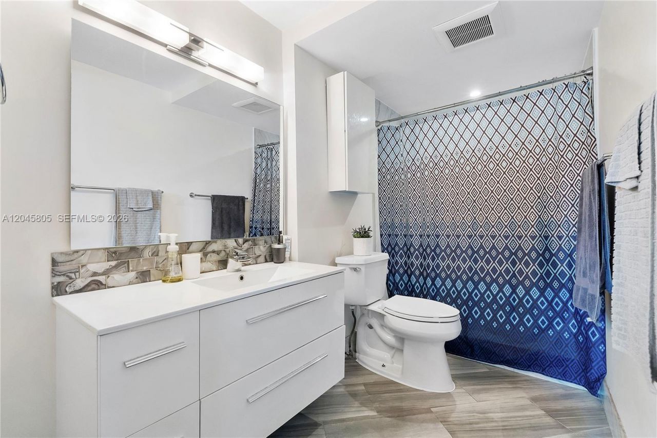 610 Tennis Club Dr, Unit 104, Fort Lauderdale, FL 33311 Photo