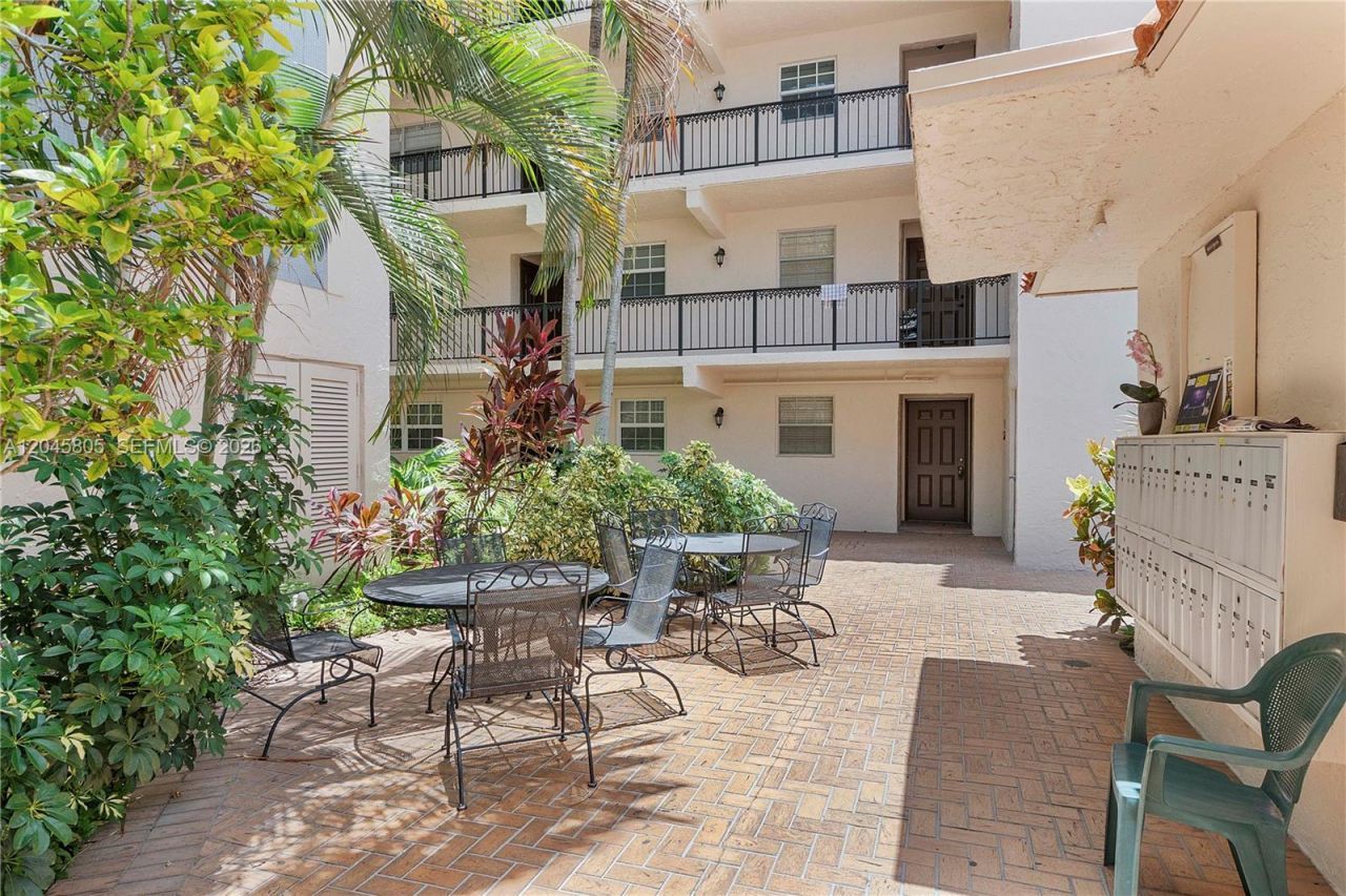 610 Tennis Club Dr, Unit 104, Fort Lauderdale, FL 33311 Photo