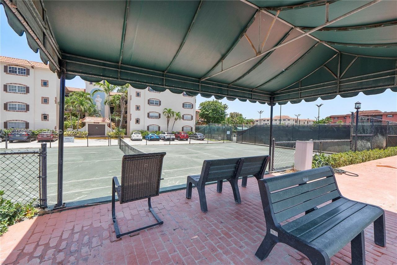 610 Tennis Club Dr, Unit 104, Fort Lauderdale, FL 33311 Photo
