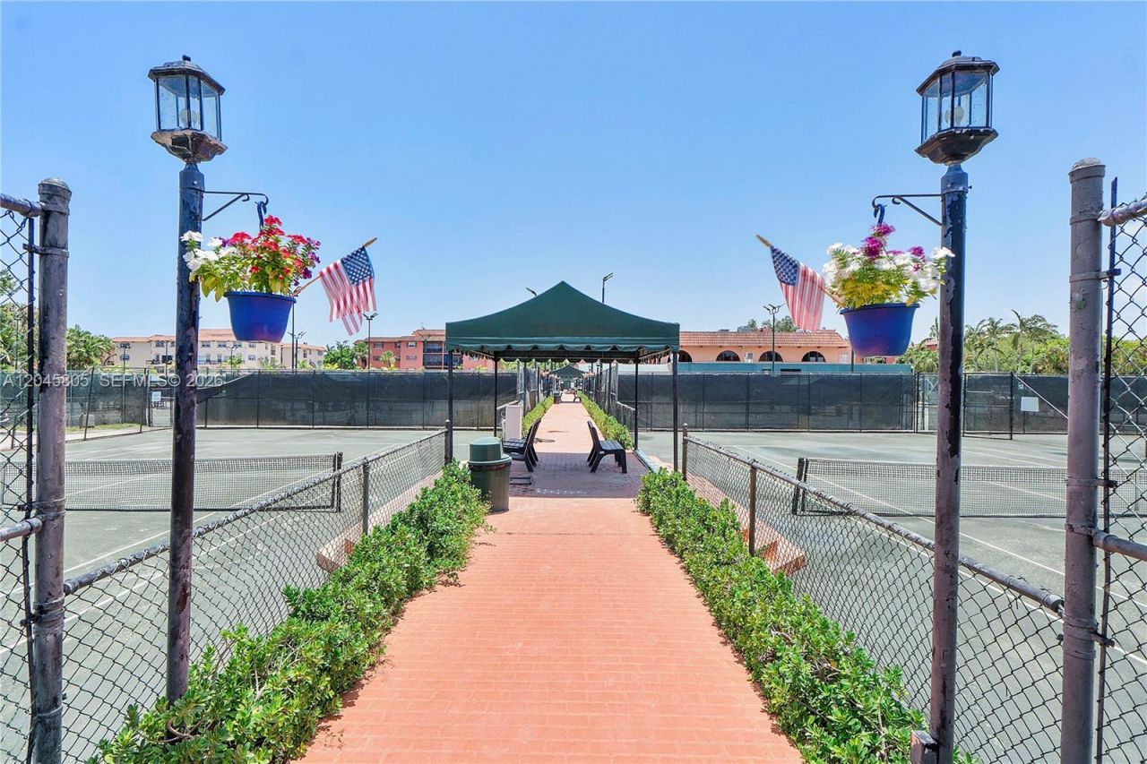 610 Tennis Club Dr, Unit 104, Fort Lauderdale, FL 33311 Photo