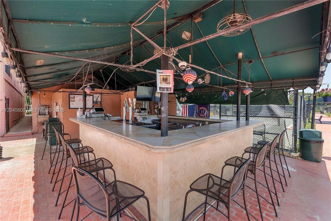 610 Tennis Club Dr, Unit 104, Fort Lauderdale, FL 33311 Photo