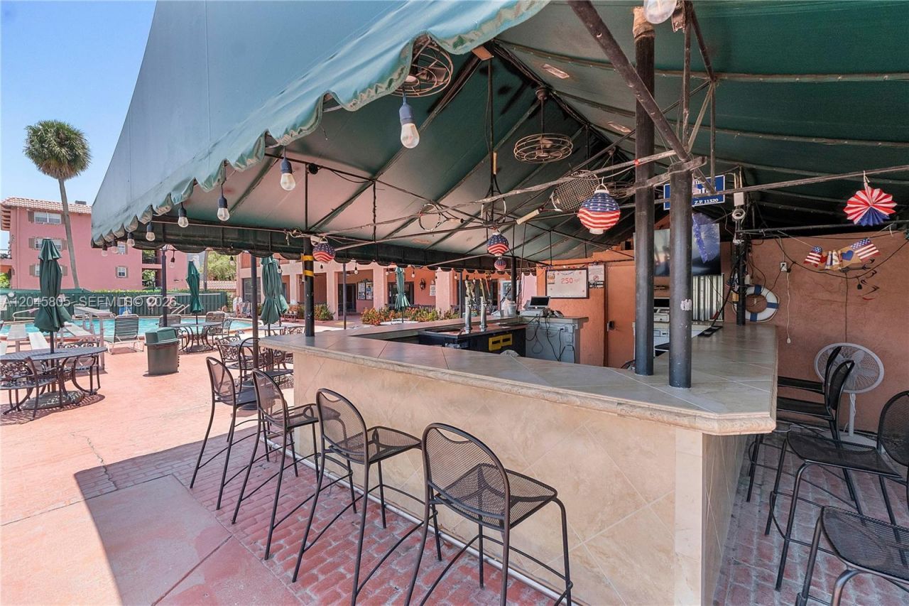 610 Tennis Club Dr, Unit 104, Fort Lauderdale, FL 33311 Photo