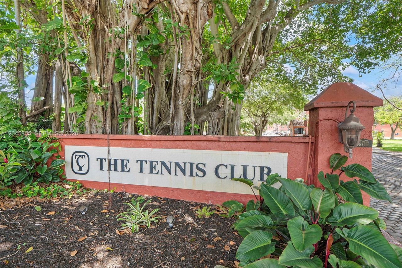610 Tennis Club Dr, Unit 104, Fort Lauderdale, FL 33311 Photo