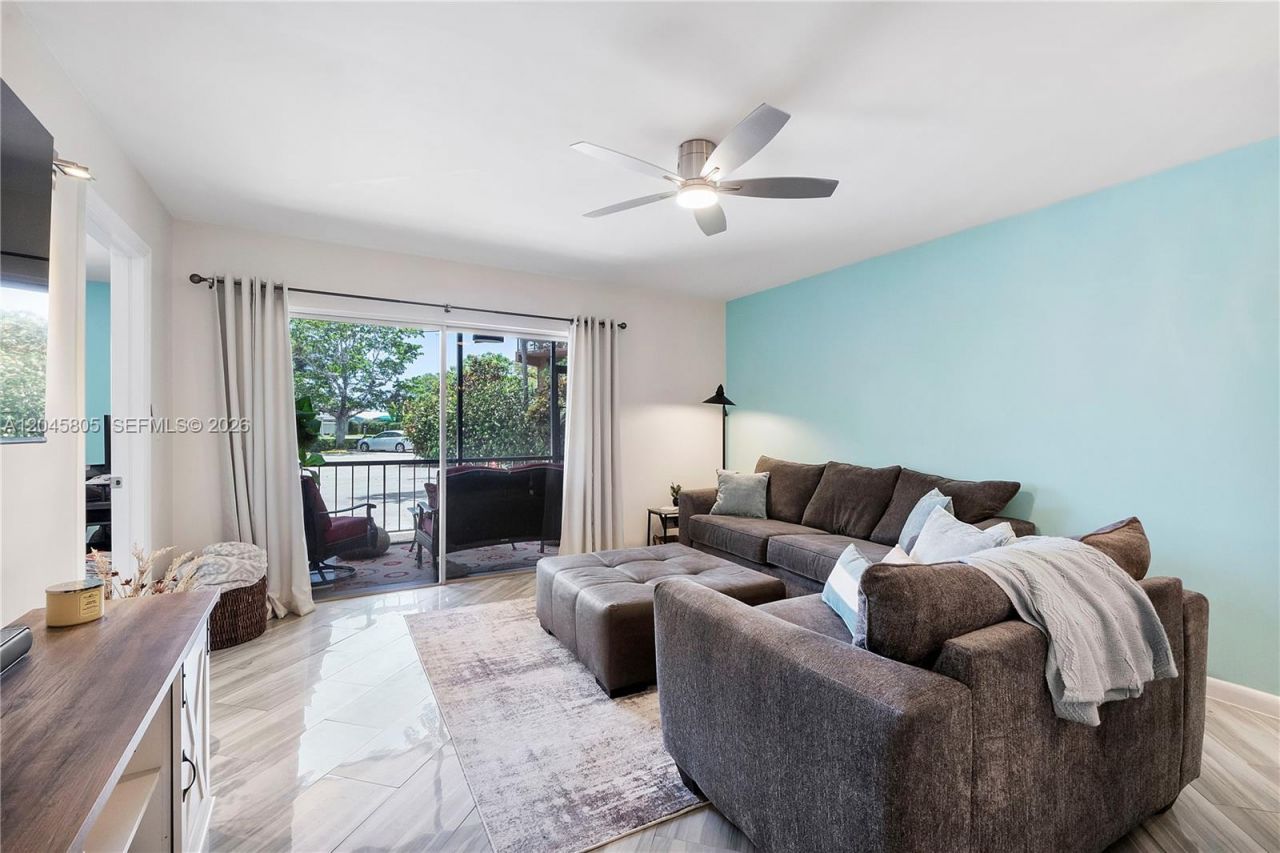 610 Tennis Club Dr, Unit 104, Fort Lauderdale, FL 33311 Photo