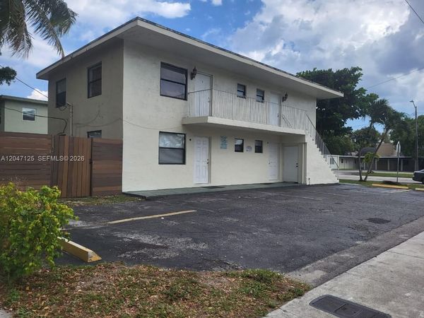15 NE 13th St , Unit B, Fort Lauderdale, FL 33304
