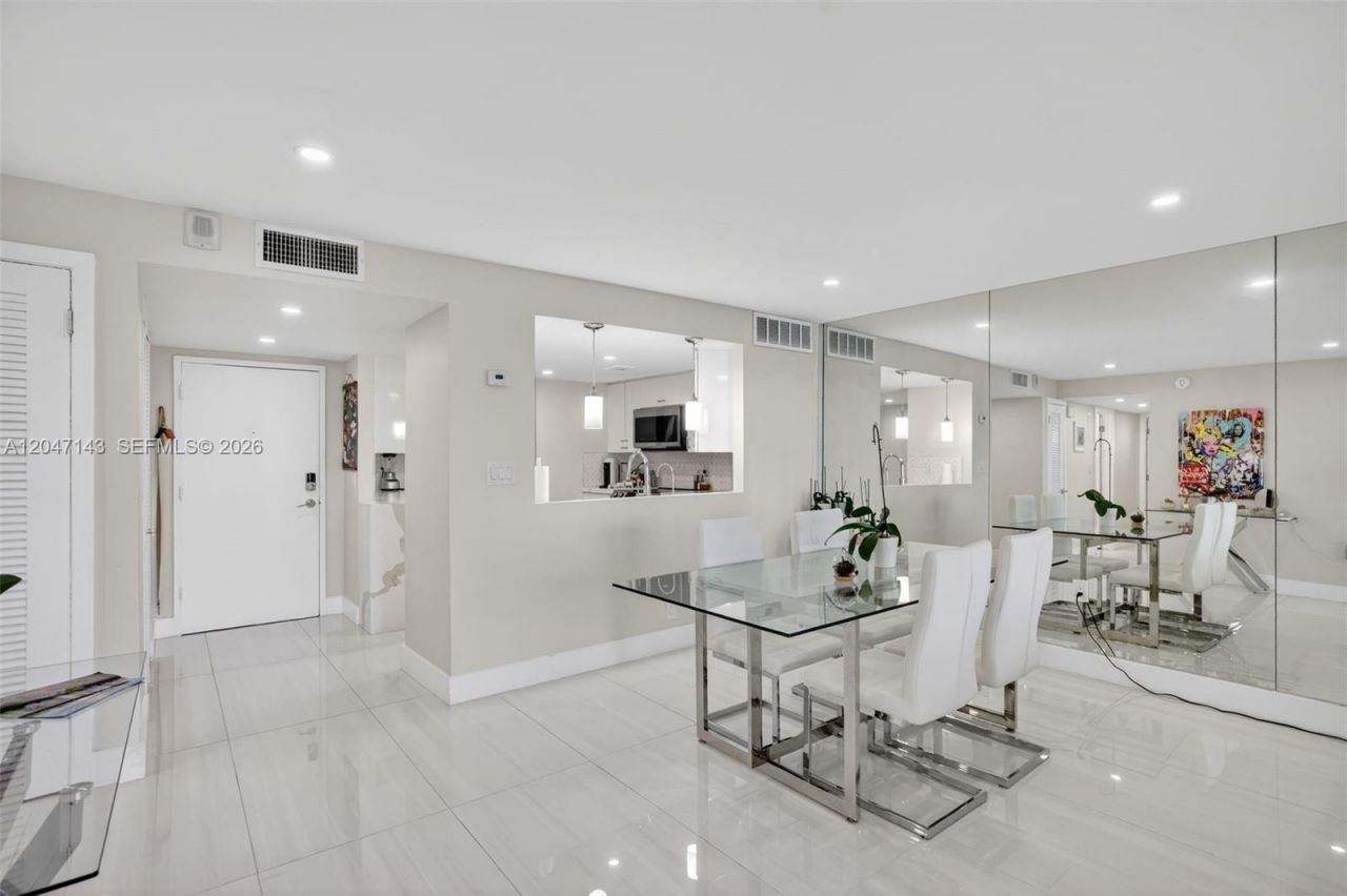 3000 E Sunrise Blvd , Unit 14C, Fort Lauderdale, FL 33304 Photo
