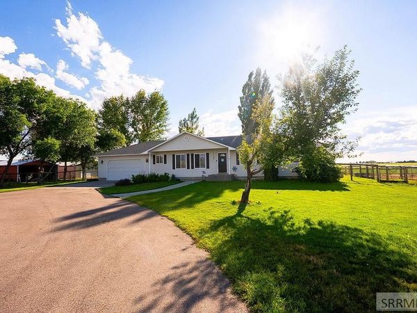 1368 N 1100 E, SHELLEY, ID 83274