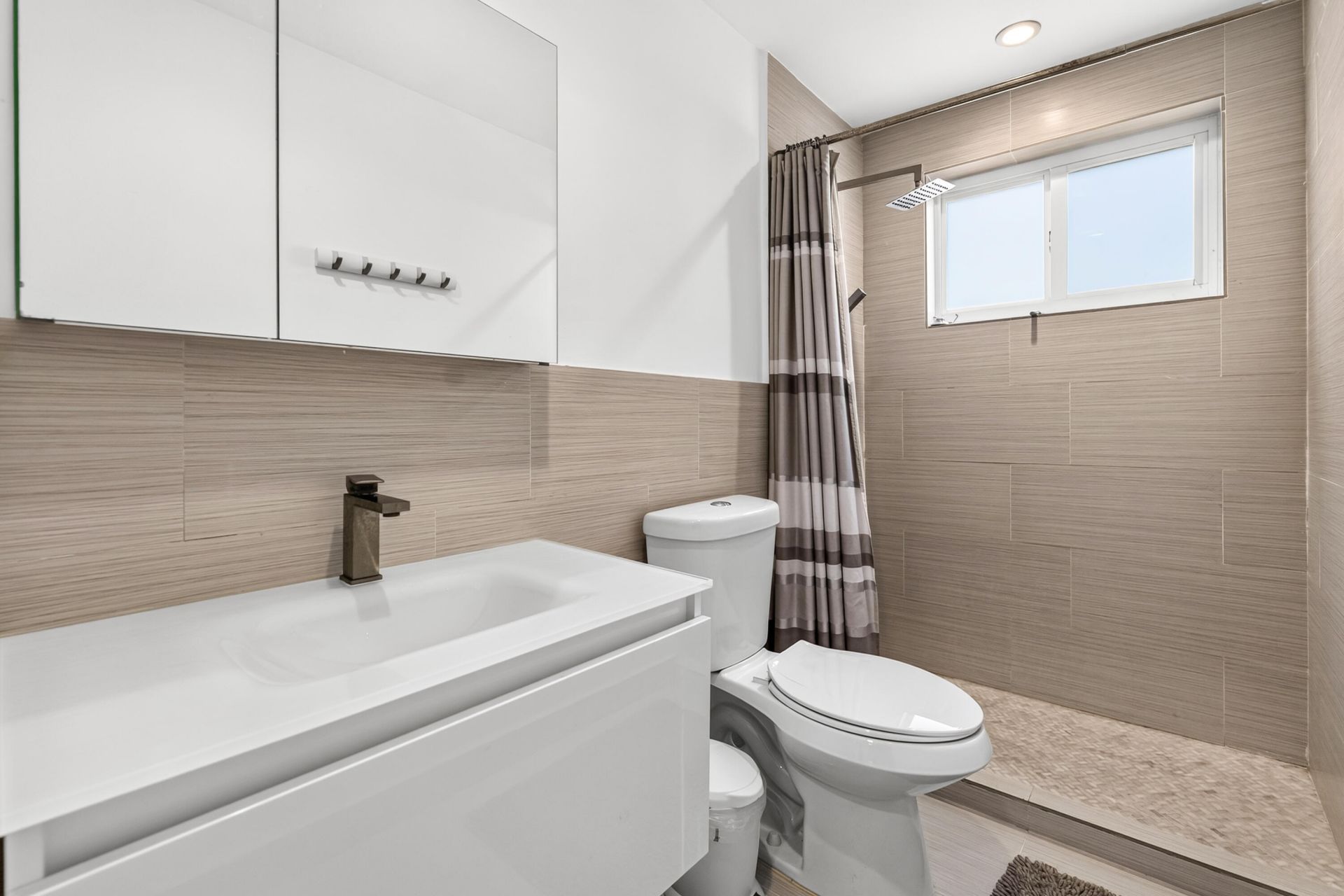 8956 Collins Avenue, Unit 4, Surfside, FL 33154 Photo