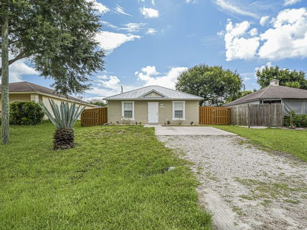 1456 25th Court SW, Vero Beach, FL 32962