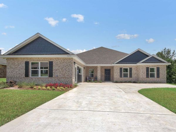 5494 Colinas Verde Dr, Milton, FL 32570