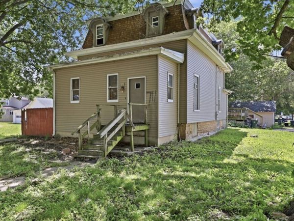 711 5th Avenue , Sterling, IL 61081