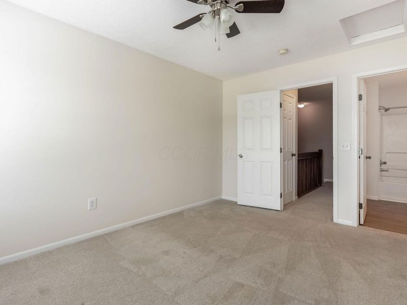 396 Oxford Oak Drive, Blacklick, OH 43004 Photo 12