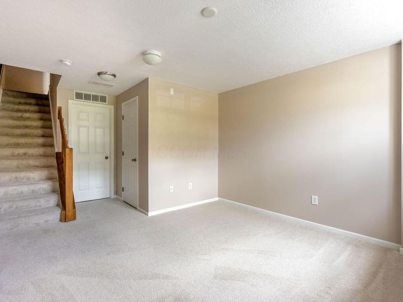 396 Oxford Oak Drive, Blacklick, OH 43004 Photo 14