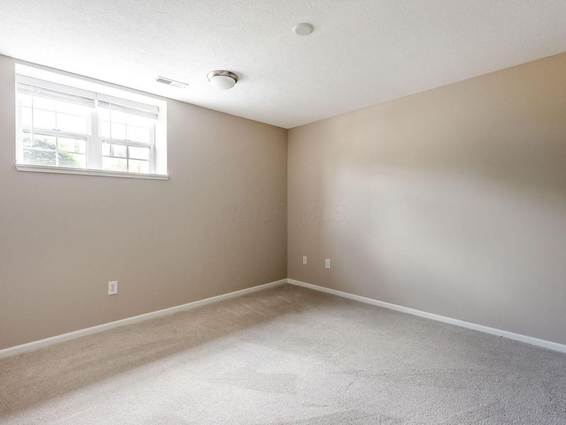 396 Oxford Oak Drive, Blacklick, OH 43004 Photo 17