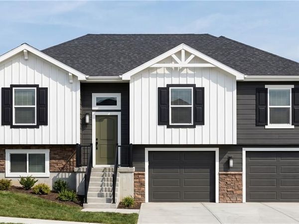 706 Red Clover Court, Raymore, MO 64083