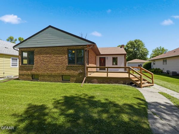 514 1ST Avenue NE, East Grand Forks, MN 56721