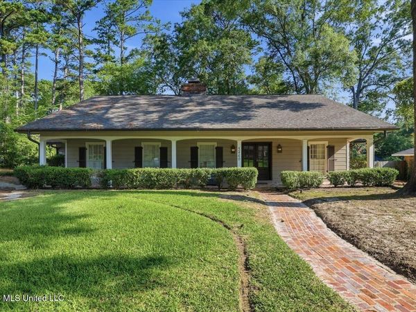 5440 Saratoga Drive, Jackson, MS 39211