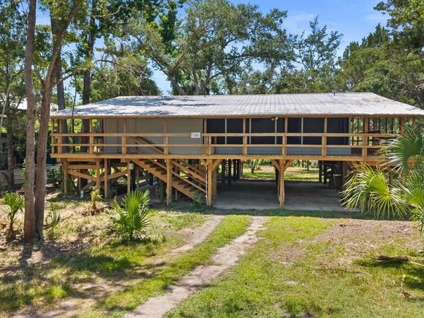 1315 NE Palm St, Steinhatchee, FL 32359