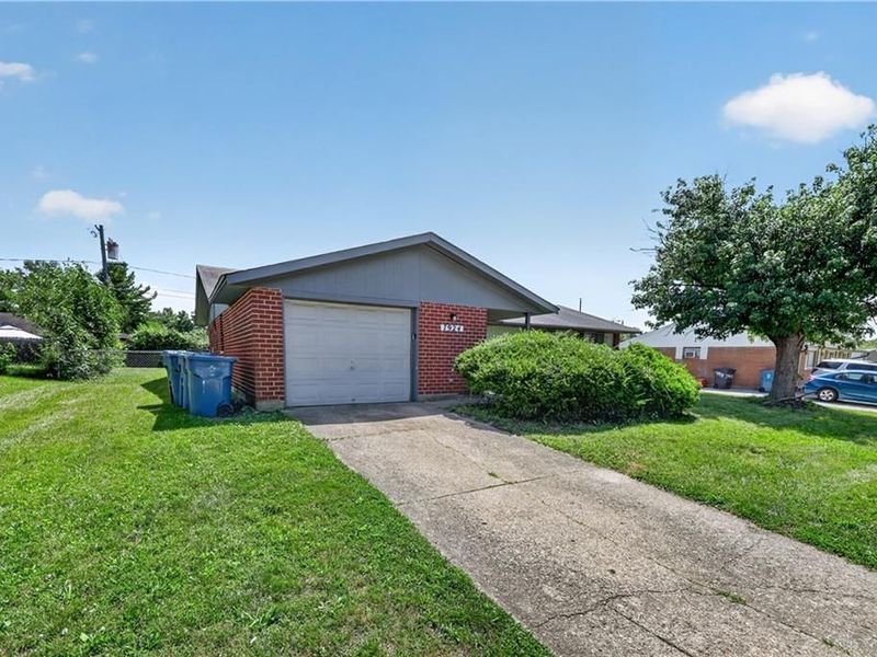 7924 Blackshear Drive, Huber Heights, OH 45424 Photo 5