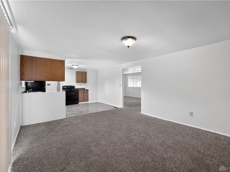 7924 Blackshear Drive, Huber Heights, OH 45424 Photo 8
