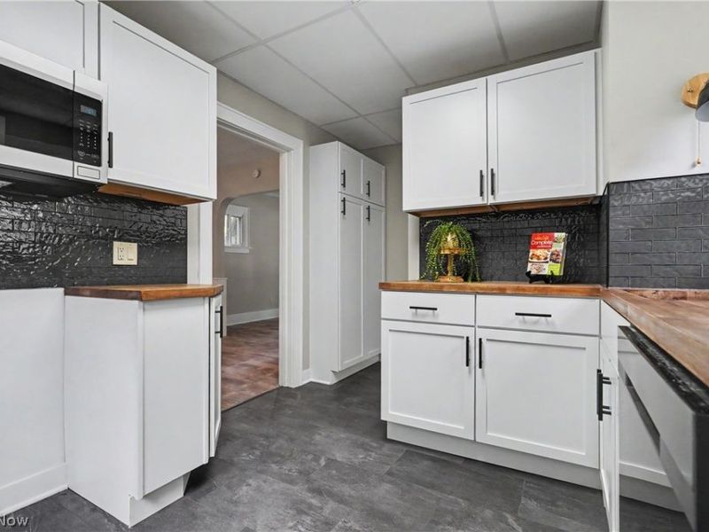 616 Tallmadge Road, Cuyahoga Falls, OH 44221 Photo 3