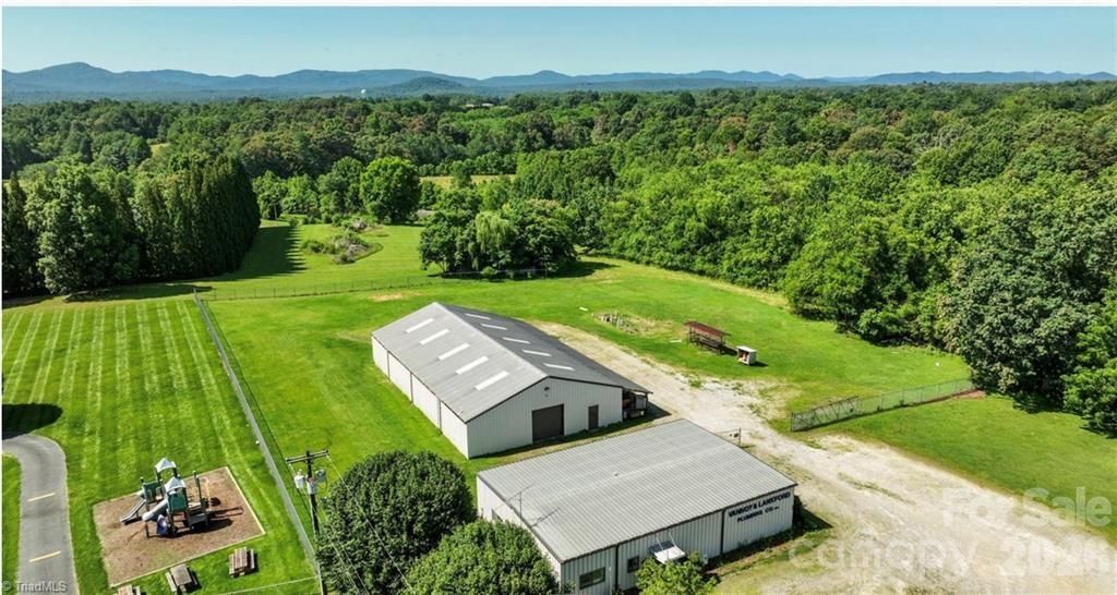 826 Suncrest Orchard Road, North Wilkesboro, NC 28659 Main Photo