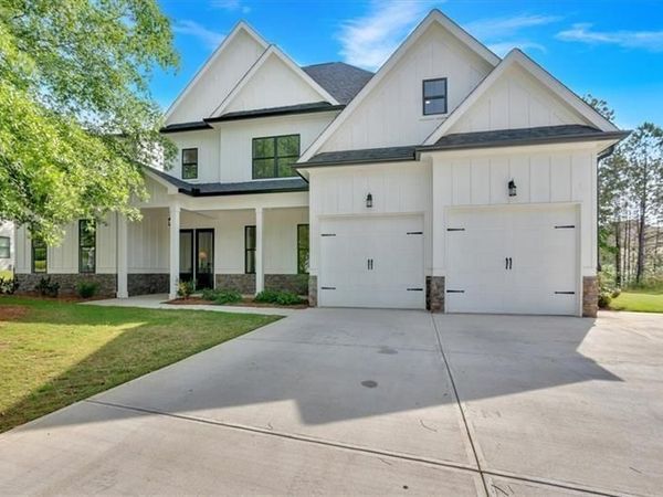 8 Greencliff Way SE, Cartersville, GA 30120