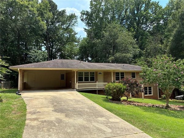 6135 Queens Road, Douglasville, GA 30135