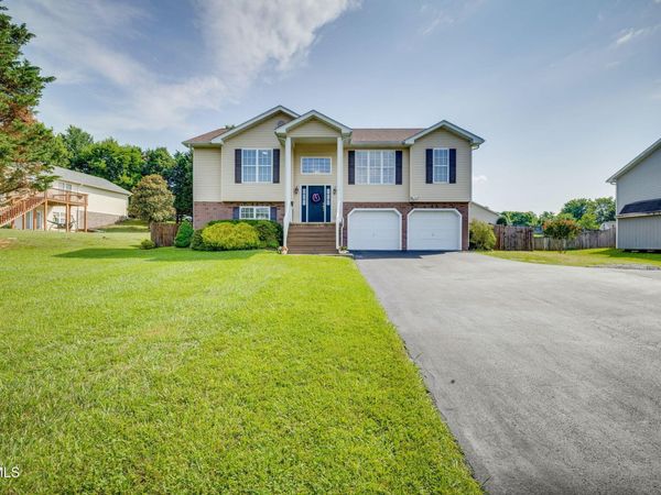 153 Royal Oaks Drive, Jonesborough, TN 37659