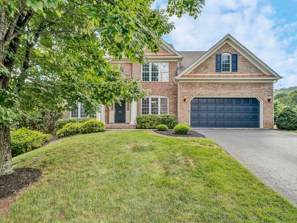 6316 Sandhurst DR , Roanoke, VA 24018