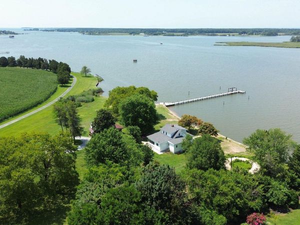 300 WOODS POINT ROAD, CHESTER, MD 21619