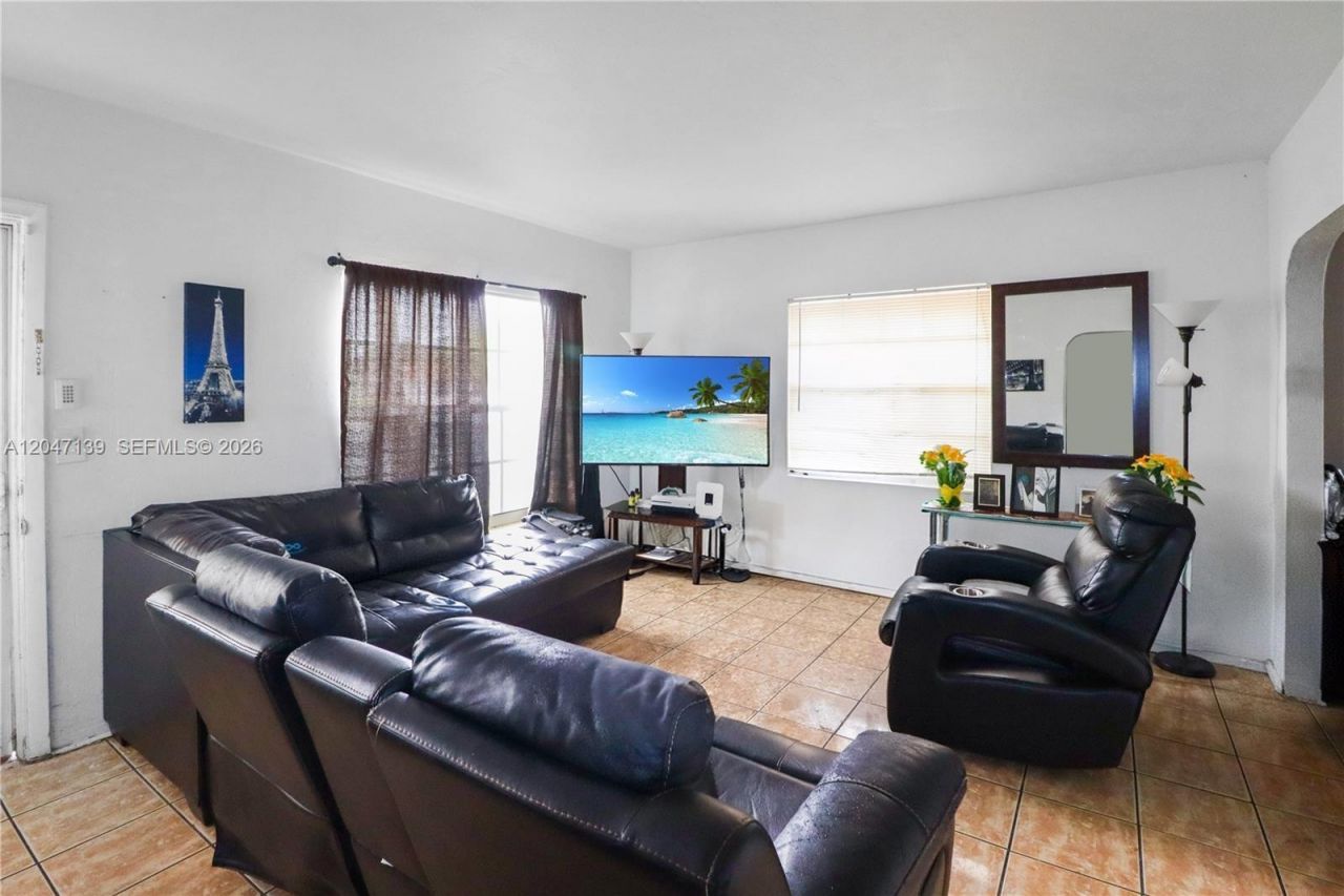 333 SW 30th Ave , Miami, FL 33135 Photo